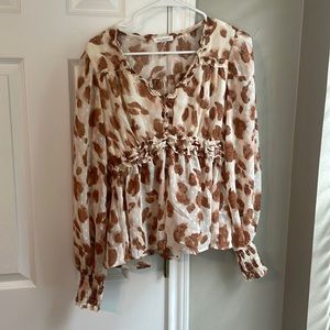 Women’s blu pepper blouse. Size large. Never worn.